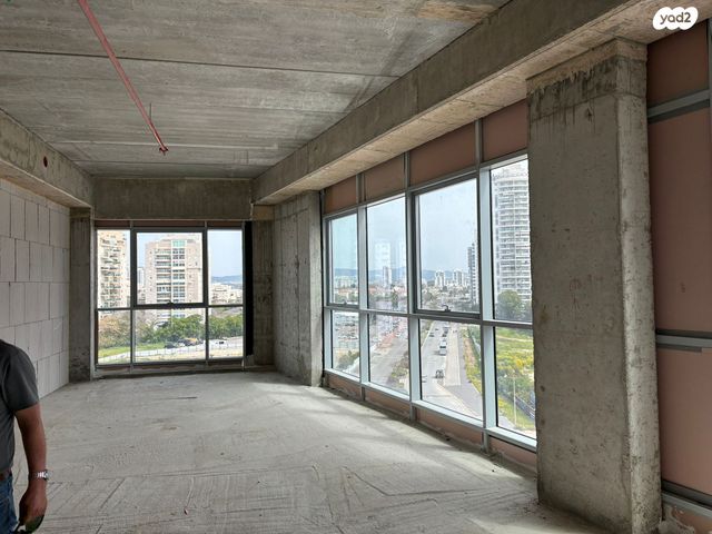 משרדים, משכנות האומנים, קרית מוצקין