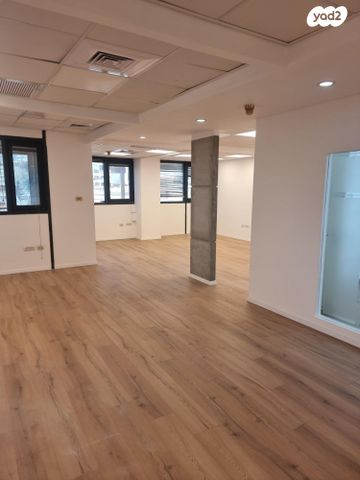 משרדים, יגאל אלון 120, נחלת יצחק, תל אביב יפו