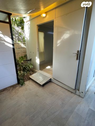 קליניקות, מאיר גרשון, פסגת זאב, ירושלים