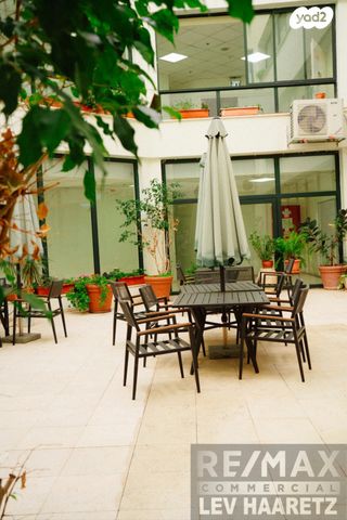 משרדים, העבודה, ראש העין