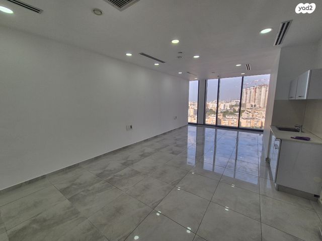 משרדים, הרב ניסנבאום, בת ים