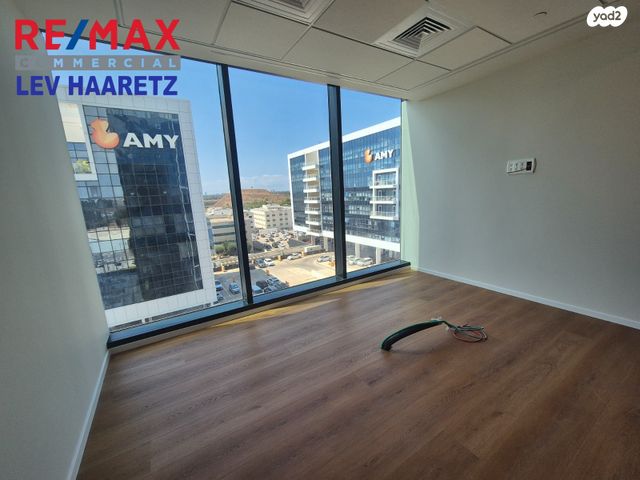 משרדים, החרש, הוד השרון