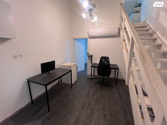 חנויות/ שטח מסחרי, דרך הנחשונים 37, רובע א', אריאל