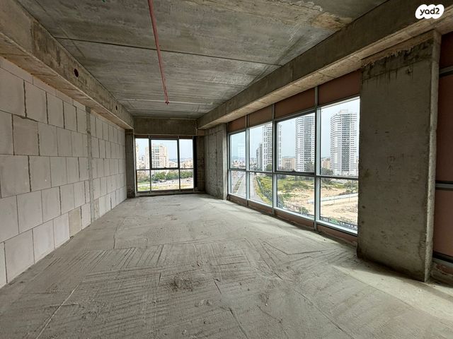 משרדים, משכנות האומנים, קרית מוצקין