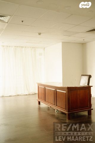 משרדים, העבודה, ראש העין