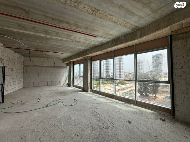 משרדים, משכנות האומנים, קרית מוצקין