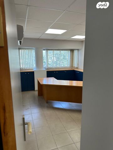 משרדים, יהושע שטמפפר 10, מרכז העיר דרום, נתניה