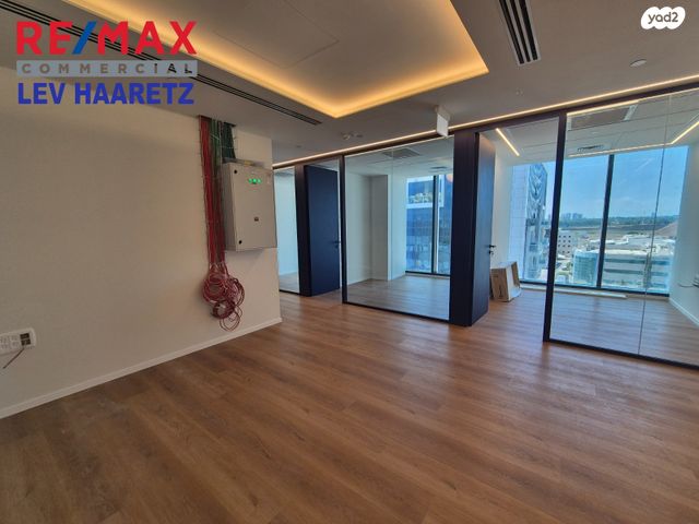 משרדים, החרש, הוד השרון