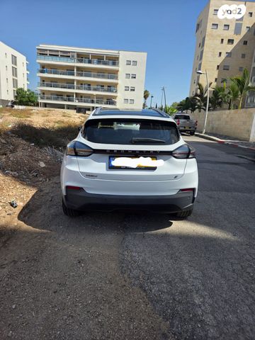 מודעת רכב ג׳ילי Geometry C