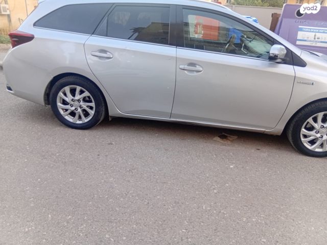 מודעת רכב טויוטה אוריס