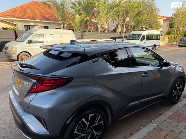 מודעת רכב טויוטה C-HR