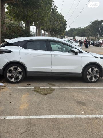 מודעת רכב ג׳ילי Geometry C