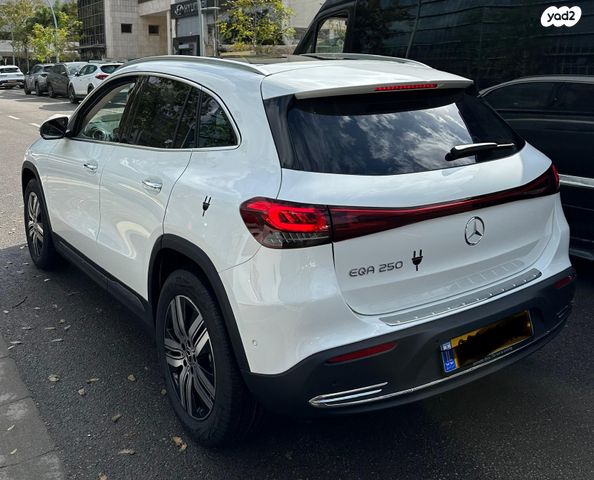 מודעת רכב מרצדס-בנץ EQA