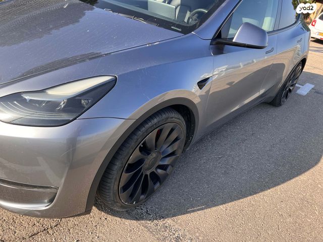 מודעת רכב טסלה מודל Y