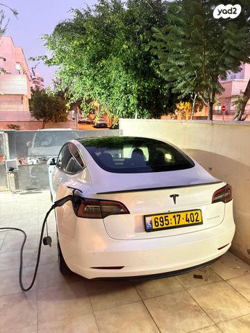 טסלה מודל 3