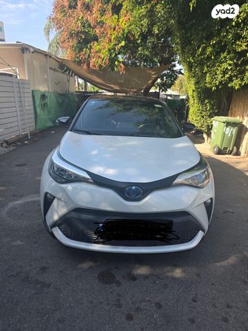 מודעת רכב טויוטה C-HR