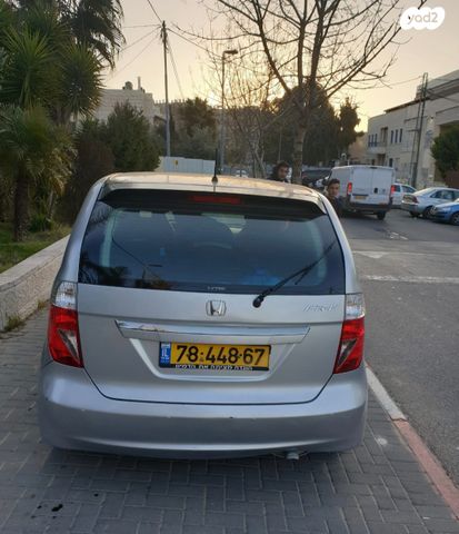 מודעת רכב הונדה FR-V