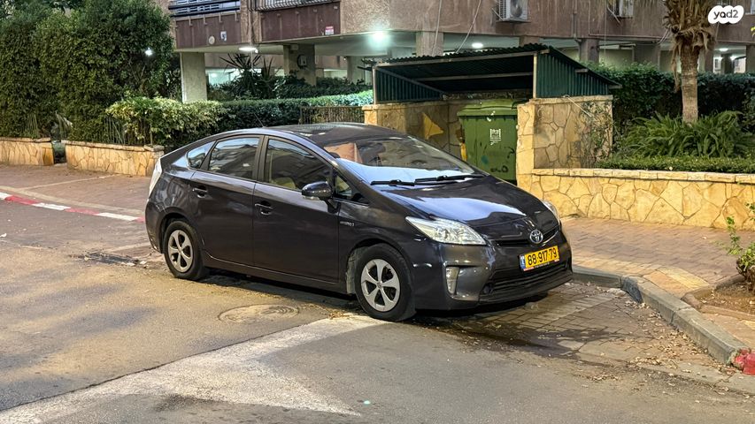 מודעת רכב טויוטה פריוס