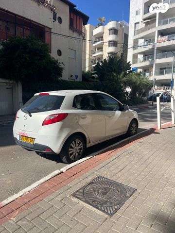 מודעת רכב מאזדה 2