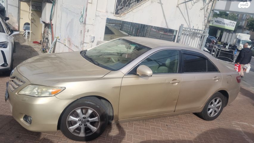 טויוטה קאמרי