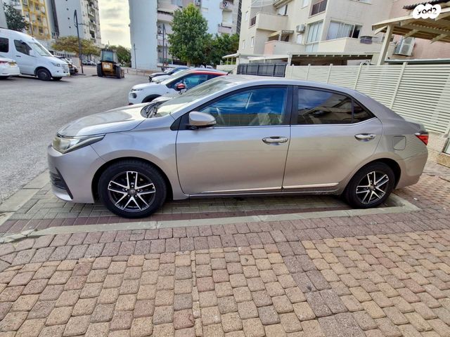 טויוטה קורולה