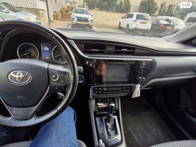 טויוטה קורולה