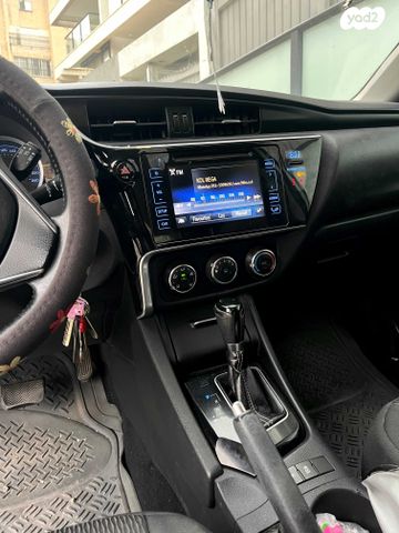 טויוטה קורולה