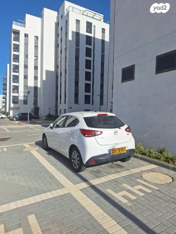 מודעת רכב מאזדה 2