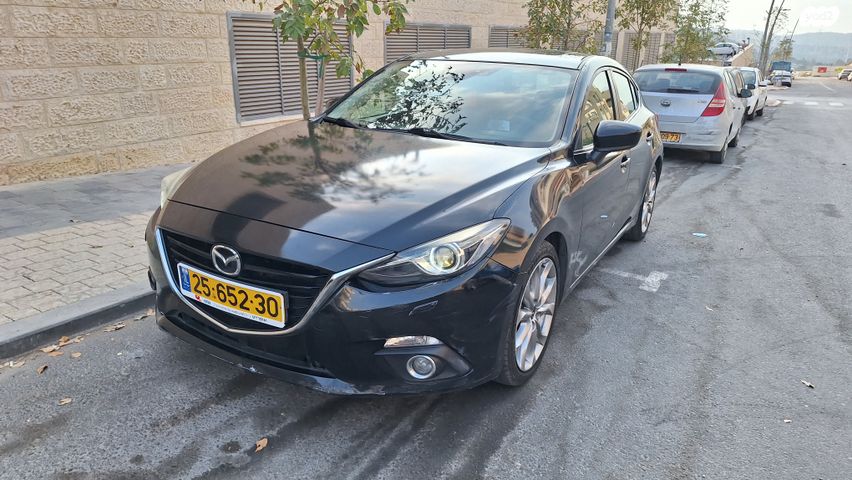 מאזדה 3