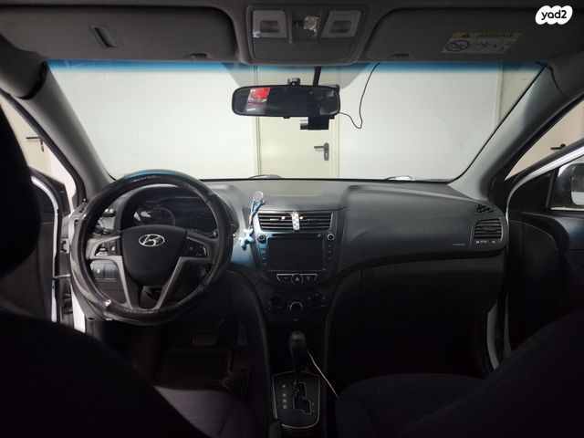 יונדאי אקסנט i25