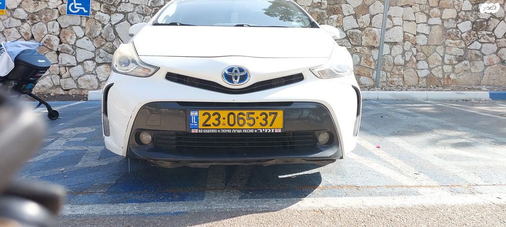 טויוטה פריוס פלוס