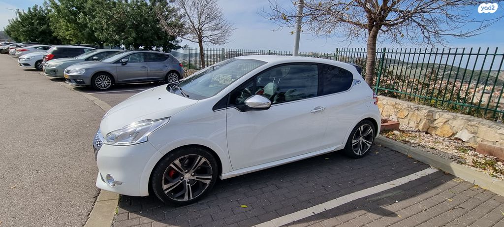 מודעת רכב פיג'ו 208