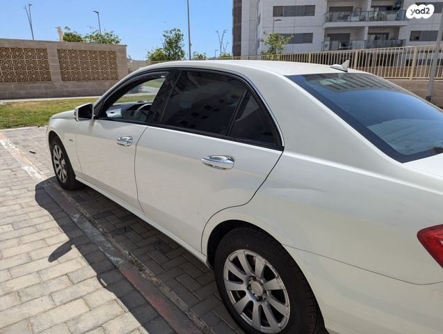 מודעת רכב מרצדס-בנץ E-class