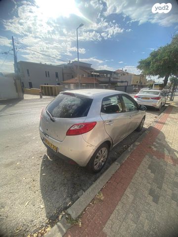 מודעת רכב מאזדה 2