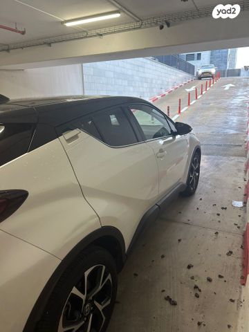 מודעת רכב טויוטה C-HR