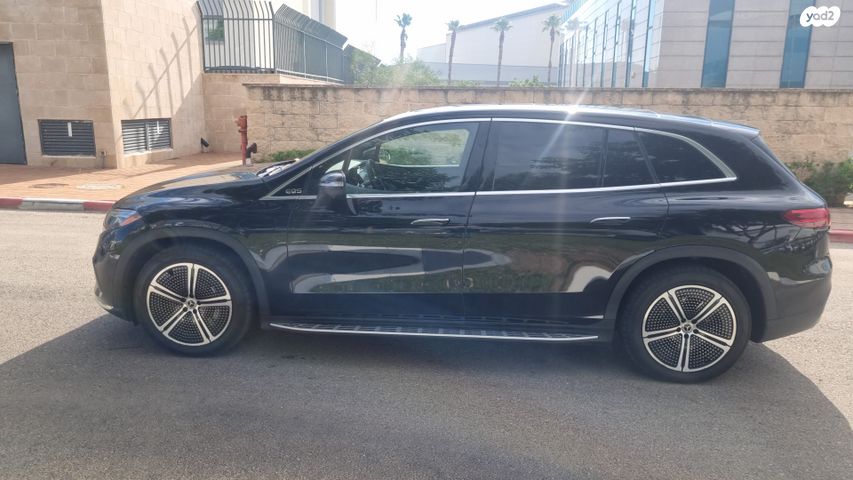 מודעת רכב מרצדס-בנץ EQS SUV