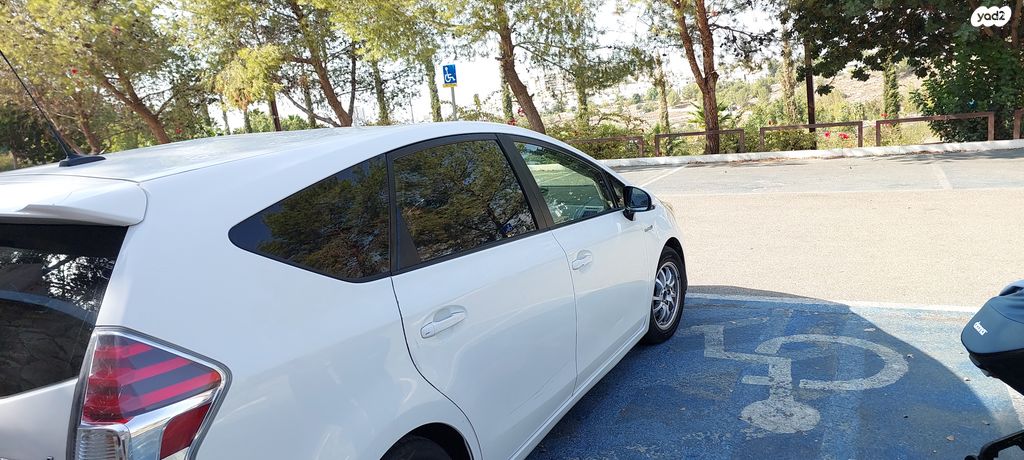 טויוטה פריוס פלוס