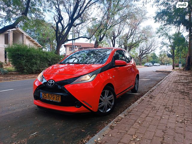 מודעת רכב טויוטה אייגו