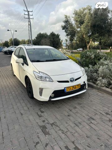 טויוטה פריוס