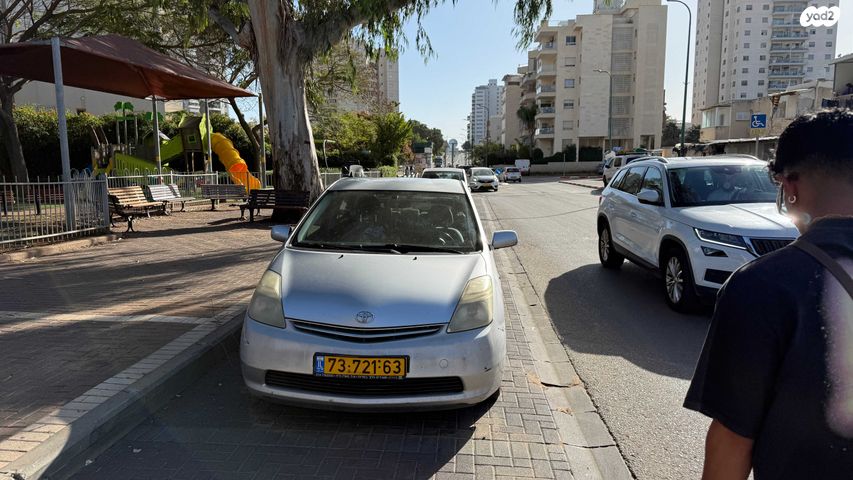 מודעת רכב טויוטה פריוס