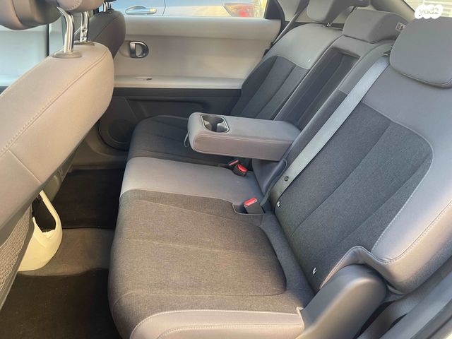 יונדאי איוניק 5