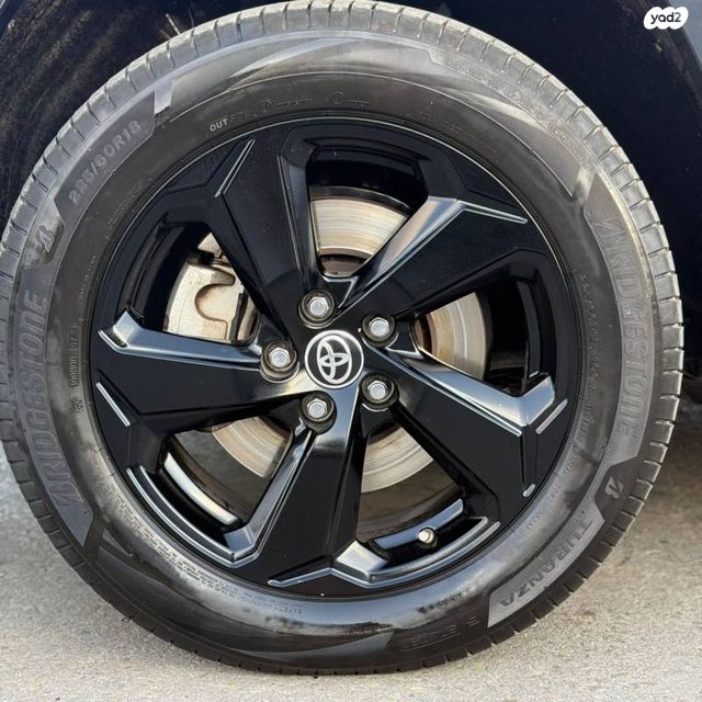 טויוטה RAV4