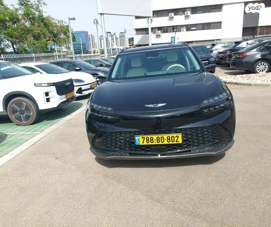 מודעת רכב ג'נסיס GV60