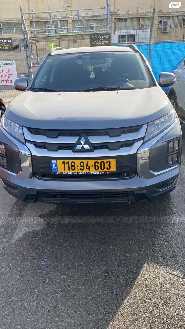 מודעת רכב מיצובישי ASX