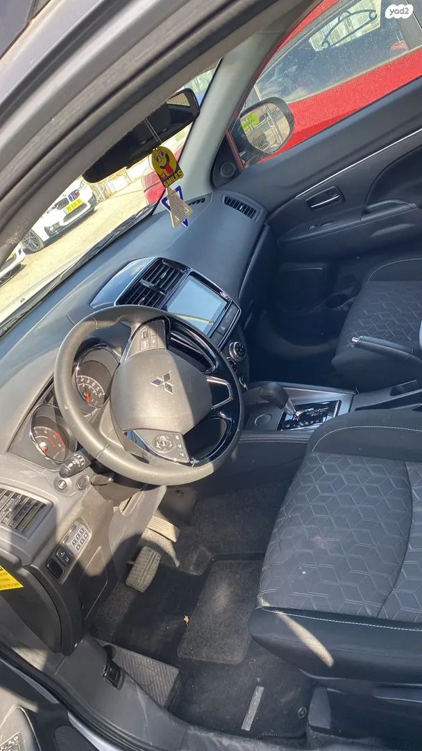 מודעת רכב מיצובישי ASX 2