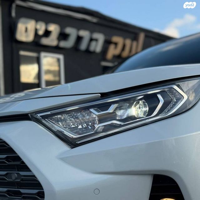 טויוטה RAV4