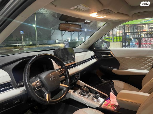 מיצובישי אאוטלנדר