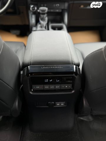 טויוטה לנד קרוזר