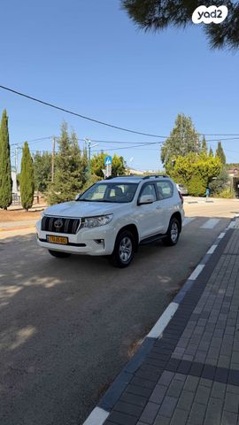 טויוטה לנד קרוזר