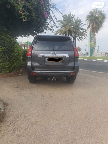 טויוטה לנד קרוזר